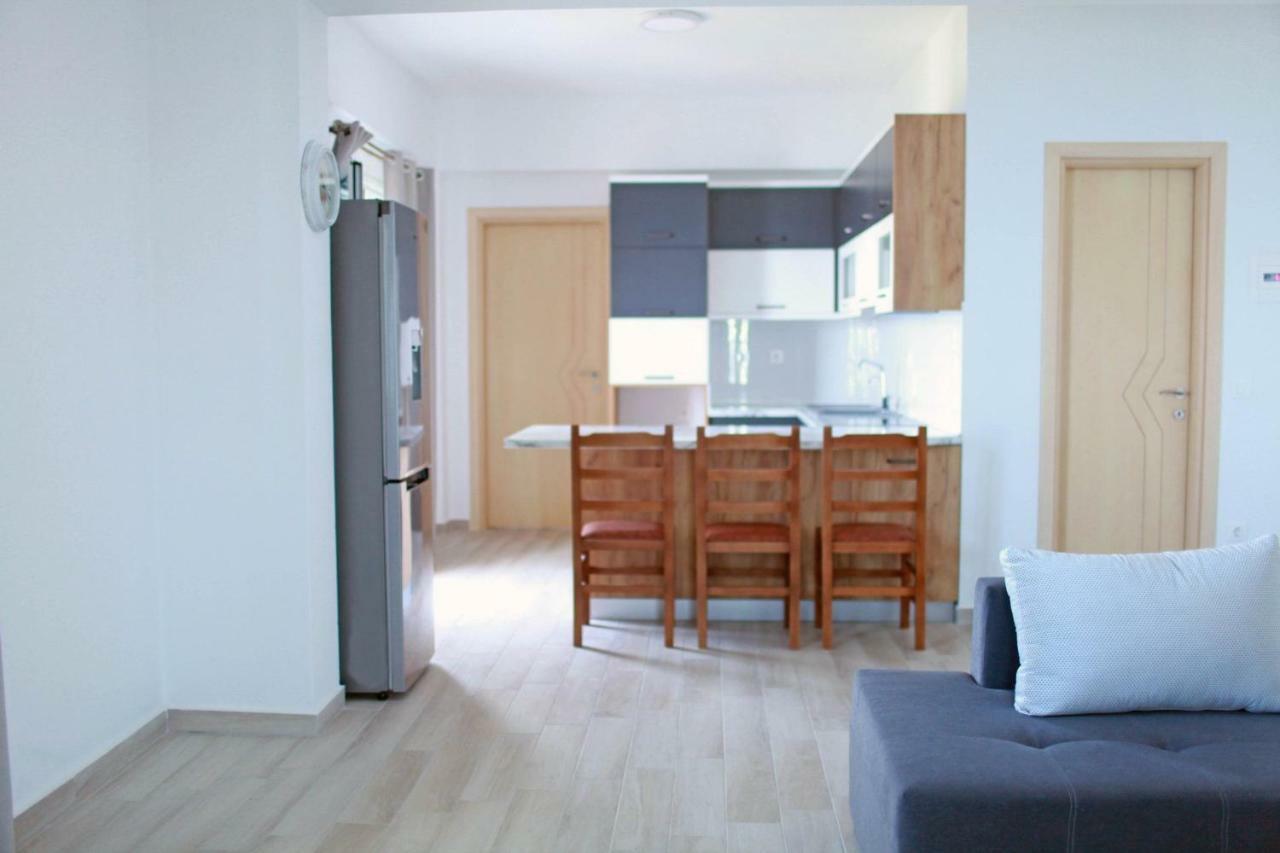 Mihalis Apartments Химара Экстерьер фото