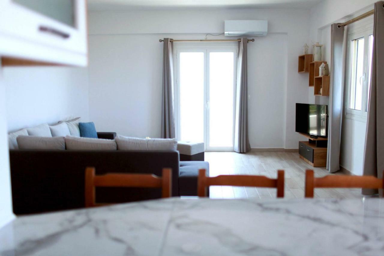 Mihalis Apartments Химара Экстерьер фото